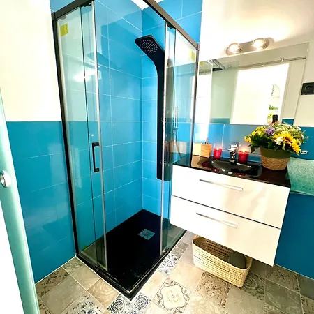 Aamazing ! On The With Pool Close To Everything Apartment *