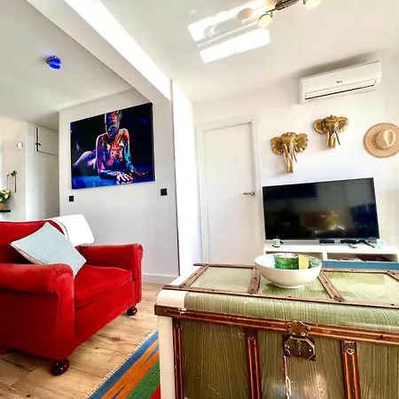 Apartment Aamazing ! On The With Pool Close To Everything *